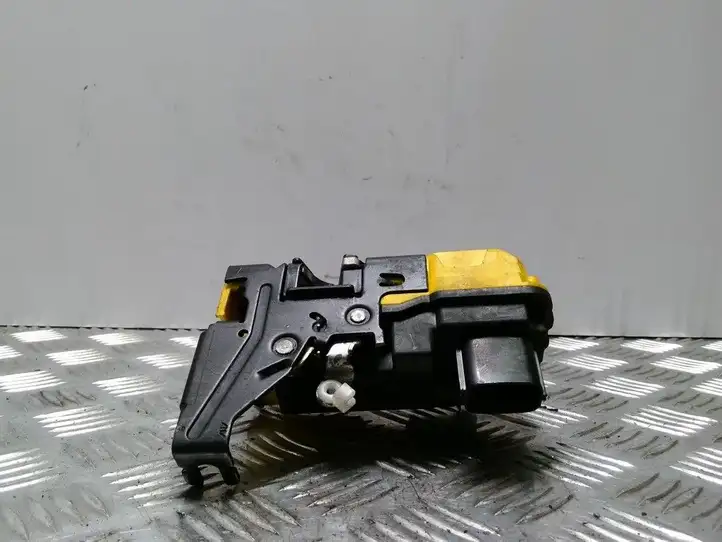 Volvo V70 (2000 - 2004) 30699747 Замок передней двери — фото 3