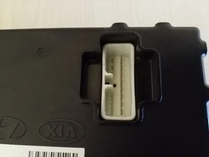 Kia Sportage (2010 - 2014)  954803U003 Другие блоки управления / модули