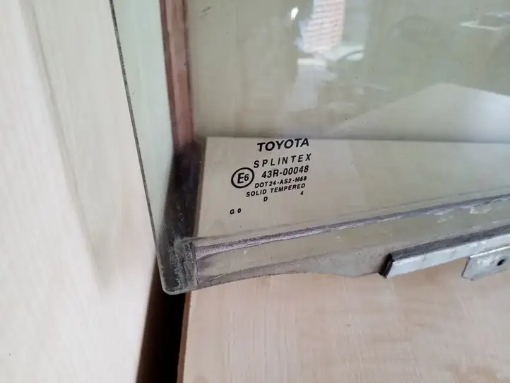Toyota Avensis T250 (2003 - 2006) Стекло задней двери — фото 1
