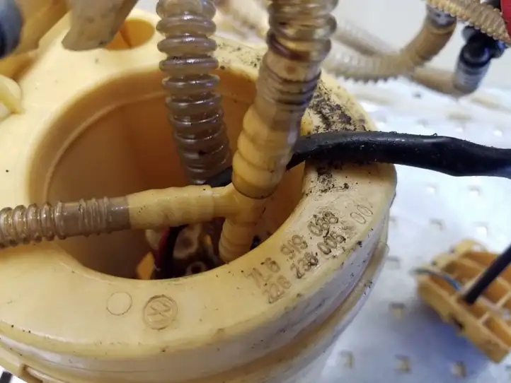 Volkswagen Touareg I (2002 - 2010)  7L6919679C Насос топлива (в топливном баке)