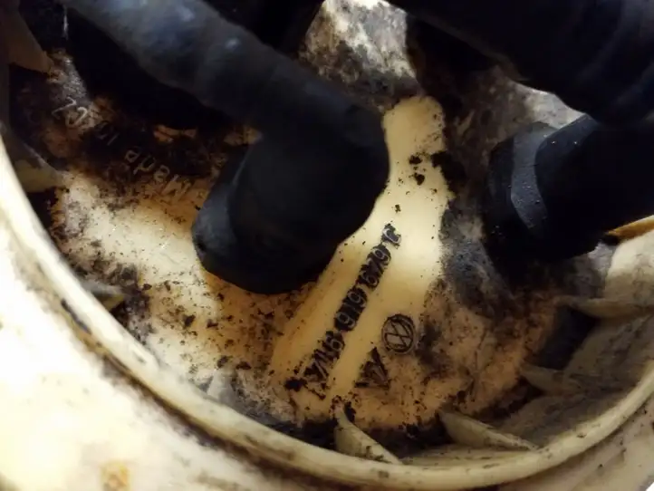 Volkswagen Touareg I (2002 - 2010)  7L6919679C Насос топлива (в топливном баке)