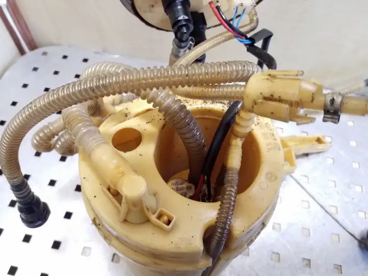 Volkswagen Touareg I (2002 - 2010)  7L6919679C Насос топлива (в топливном баке)