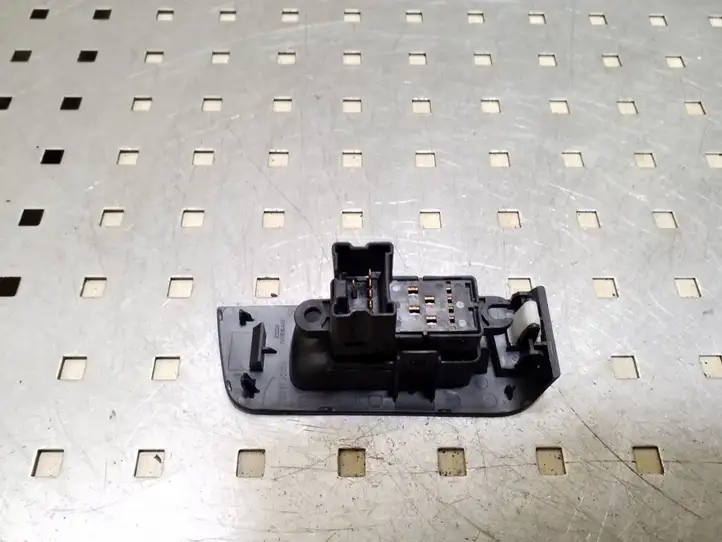 Nissan X-Trail T31 (2007 - 2014) 82961JG00A Кнопка стеклоподъемников — фото 2