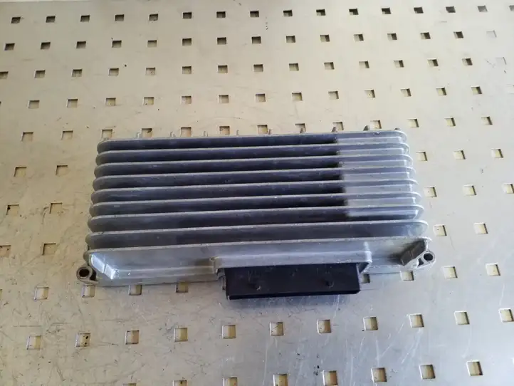 Audi A4 S4 B8 8K (2007 - 2011) 8T0035223J Усилитель звука — фото 1
