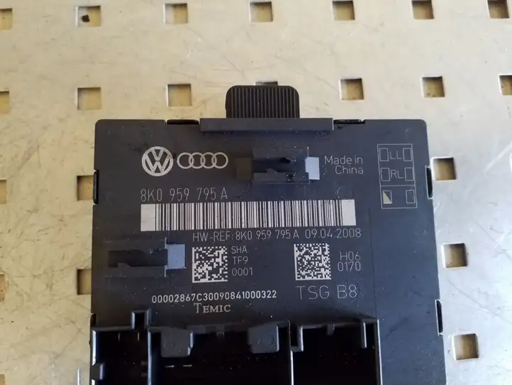 Audi A4 S4 B8 8K (2007 - 2011) 8K0959795A Блок управления дверью — фото 2