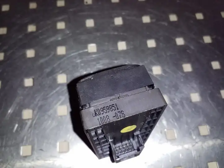 Audi A4 S4 B8 8K (2007 - 2011) 8K0959851 Кнопка стеклоподъемников — фото 2