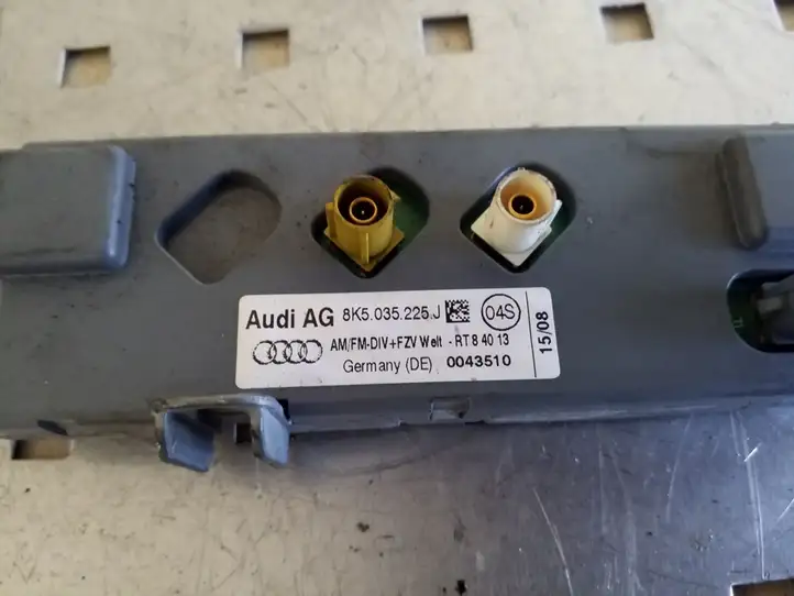 Audi A4 S4 B8 8K (2007 - 2011) 8K5035225J Усилитель антенны — фото 3