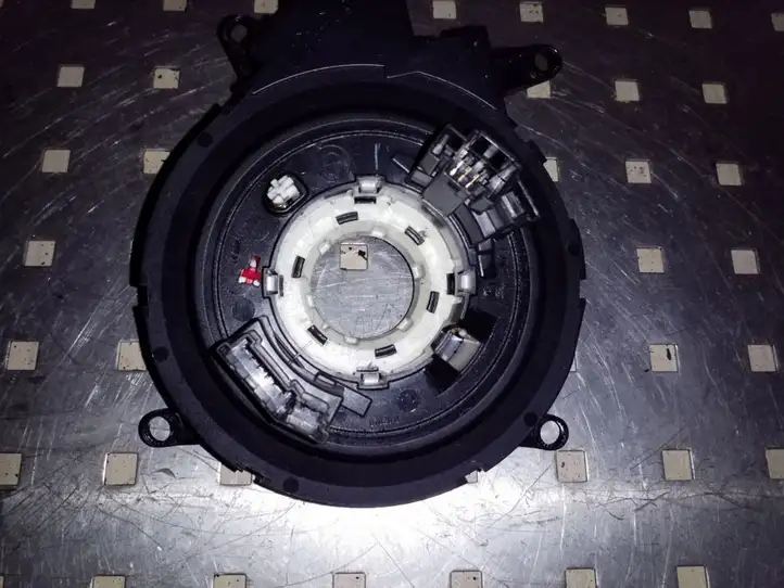 BMW 5 E60 E61 (2004 - 2010) 697639402 Контактное кольцо SRS — фото 3