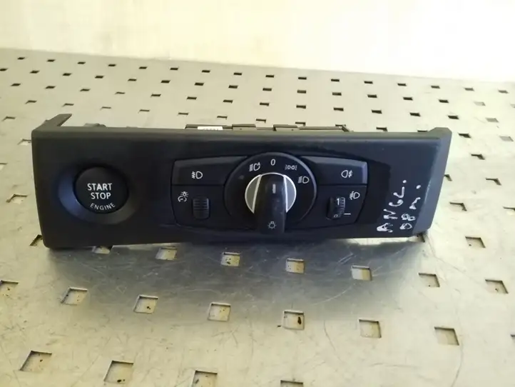 BMW 5 E60 E61 (2004 - 2010) 6988555 Включатель фонарей — фото 1