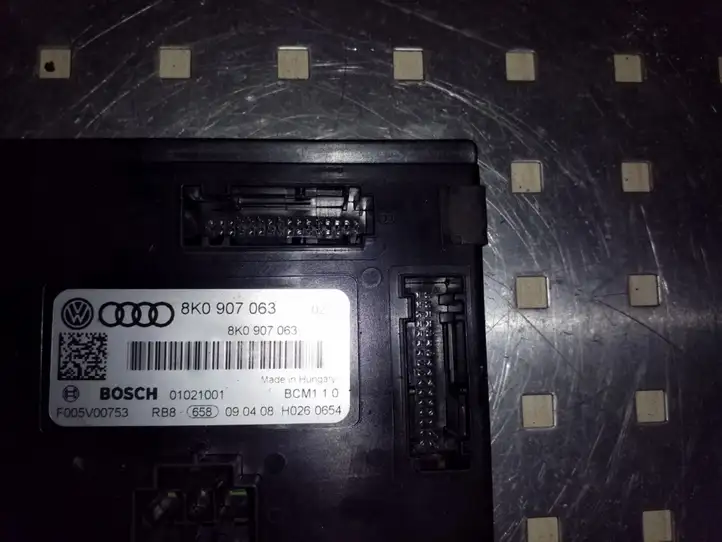 Audi A4 S4 B8 8K (2007 - 2011) 8K0907063 Модуль комфорта — фото 3