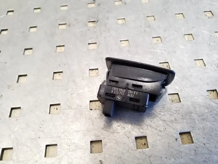 BMW 5 E60 E61 (2004 - 2010) 9113773 Кнопка стеклоподъемников — фото 2