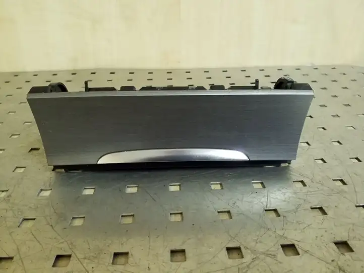 Volkswagen PASSAT B7 (2011 - 2014)  3C0863284K Передняя пепельница