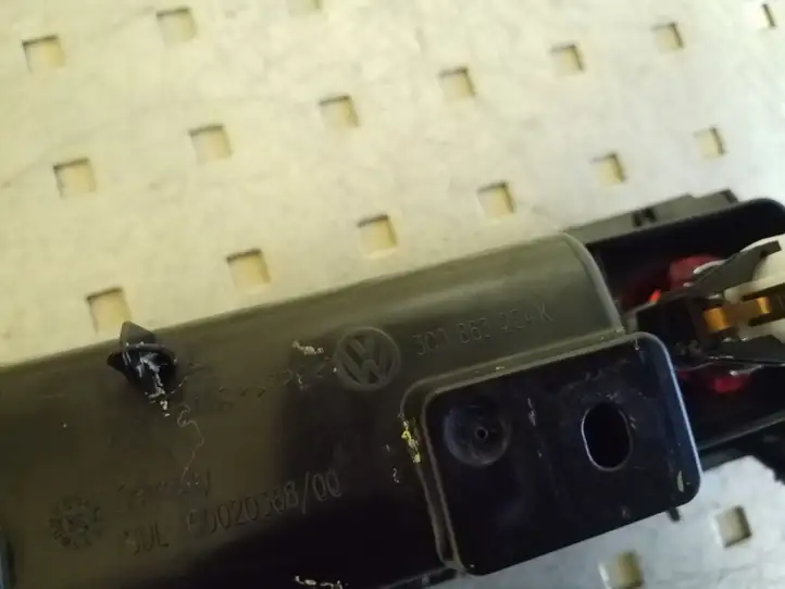 Volkswagen PASSAT B7 (2011 - 2014)  3C0863284K Передняя пепельница