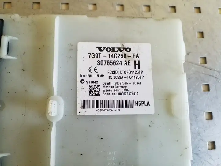 Volvo V70 (2004 - 2007) 30765624AE Модуль комфорта — фото 4