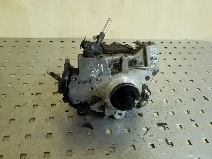 Toyota Yaris (2005 - 2009) 221000N020 Топливный насос — фото 1