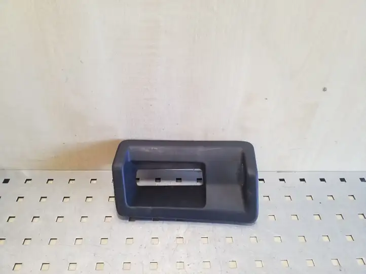 Volkswagen Caddy (2004 - 2010)  2K0843187B Другая деталь салона