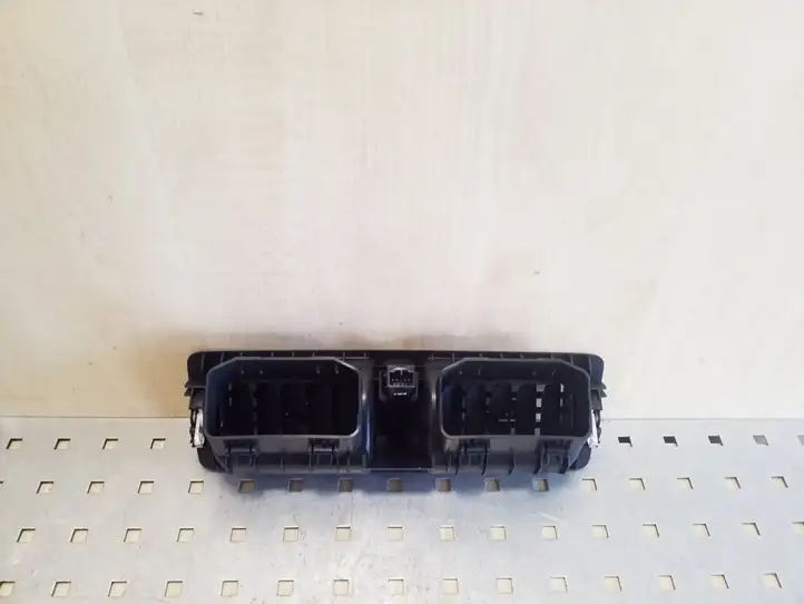 Volvo S40 (2004 - 2007)   Центральный дефлектор