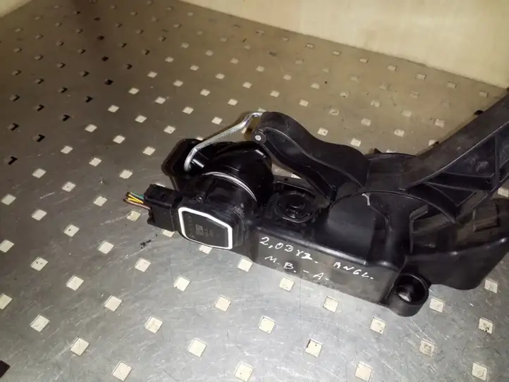 Mercedes-Benz A W169 (2004 - 2012) A1693000204 Педаль акселератора — фото 4