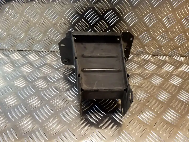 Mercedes-Benz A W169 (2004 - 2012)  130500210 Другая внешняя деталь