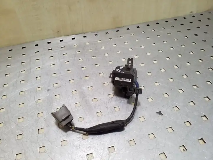 Toyota Corolla Verso E121 (2004 - 2007) 8679064020 Камера в лобовом стекле — фото 3