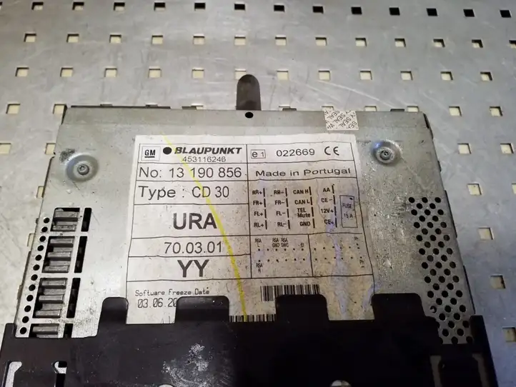 Opel Astra H (2004 - 2009) 453116246 Магнитола / мультимедийная система — фото 2