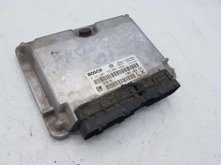 90589740 Opel Frontera B Variklio valdymo blokas