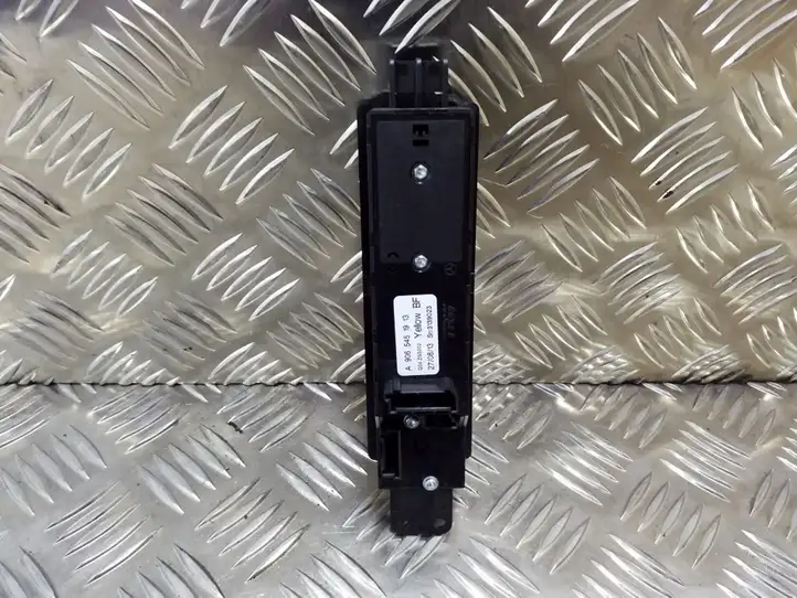 Mercedes-Benz Sprinter W906 (2006 - 2018) A9065451913 Блок кнопок стеклоподъемников — фото 2
