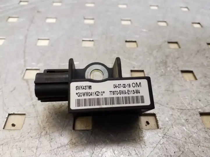 Honda CR-V (2006 - 2009) 77970SWAE113M4 Датчик удара SRS — фото 2