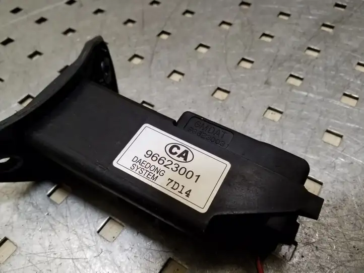 Chevrolet Captiva (2006 - 2011) 96623003 Замок крышки топливного бака — фото 2
