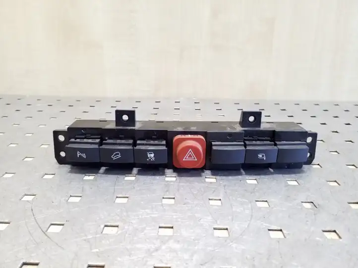 Opel Antara (2006 - 2011) 96673014 Включатель аварийных фонарей — фото 1