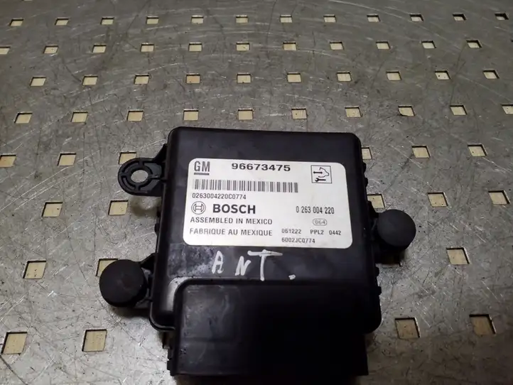 Opel Antara (2006 - 2011) 96673475 Блок управления парктрониками — фото 3