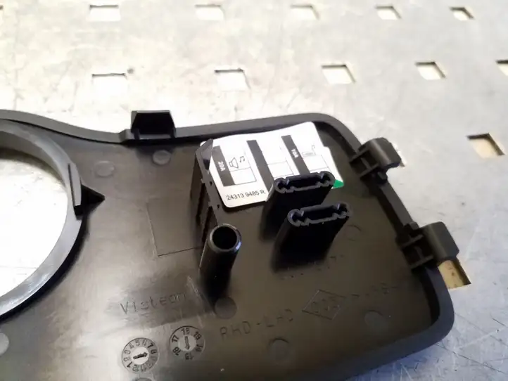 Renault Kadjar (2015 - 2018) Прочие детали салона — фото 2