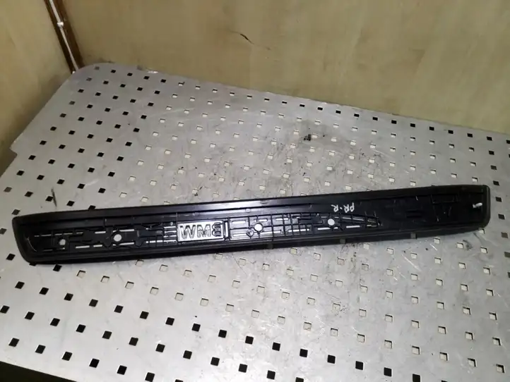 BMW 3 E90 E91 (2005 - 2012) 51477060280 Внутренняя отделка переднего порога — фото 2