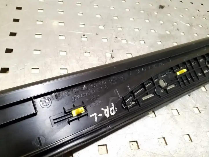 BMW 3 E90 E91 (2005 - 2012) 51477060279 Внутренняя отделка переднего порога — фото 3