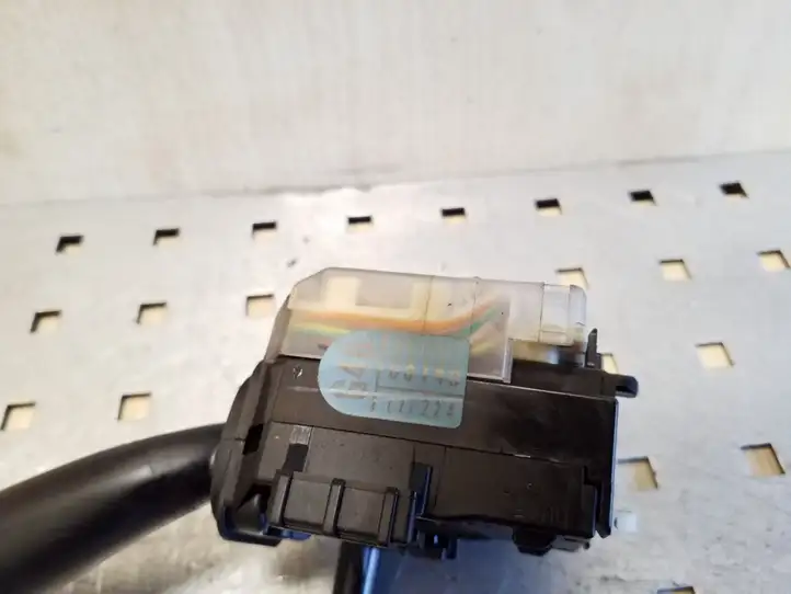 Toyota Avensis T250 (2006 - 2009)  173650B Ручка поворотов/ фонарей