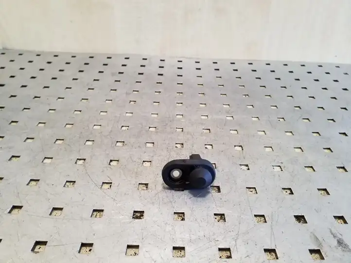 Toyota Avensis T250 (2006 - 2009) Датчик открытия передней двери — фото 1