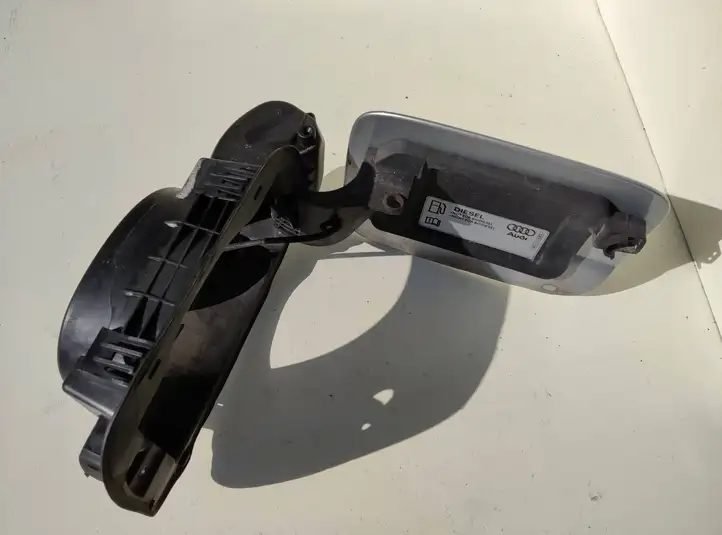 Audi A4 S4 B8 8K (2007 - 2011) 8K0809999A Крышка топливного бака — фото 3