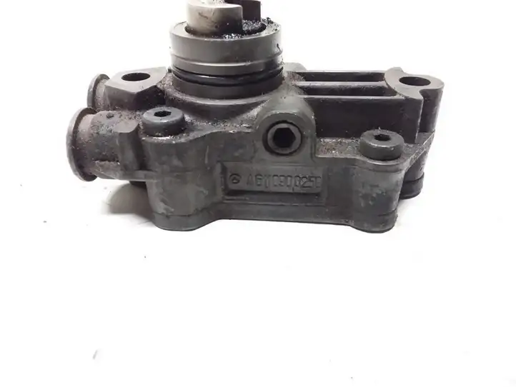 Mercedes-Benz Sprinter W901 W902 W903 W904 (1995 - 2007) A6110900250 Топливный насос — фото 3