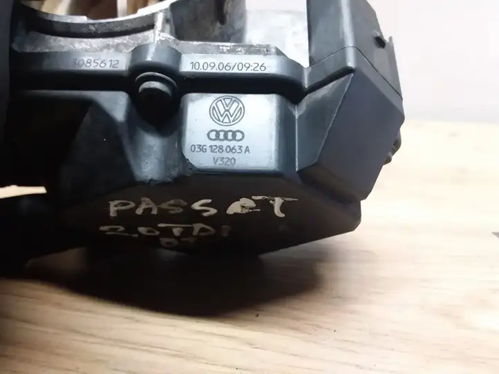 Volkswagen PASSAT B6 (2005 - 2010) 03G128063A Дроссельная заслонка — фото 3