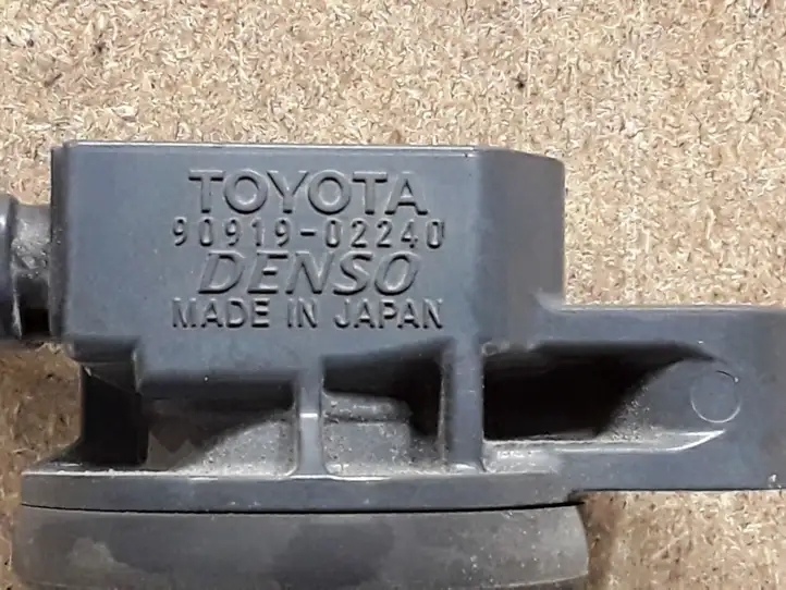 Toyota Prius (XW20) (2003 - 2009) 9091902240 Катушка зажигания — фото 3