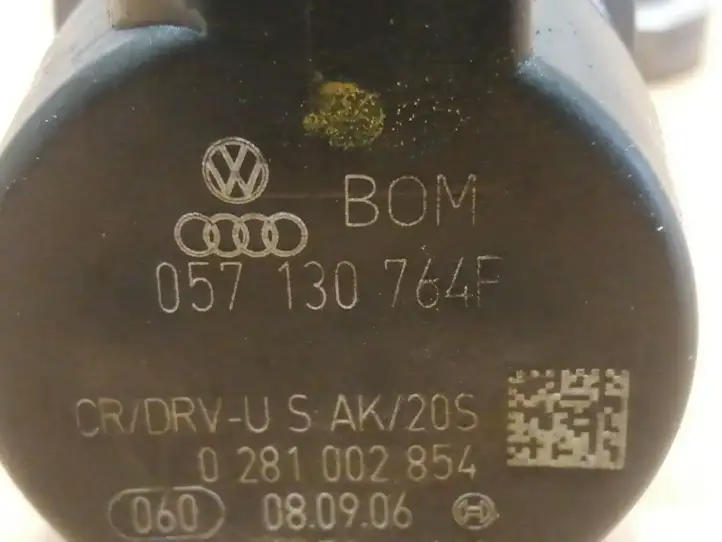 Audi A6 S6 C6 4F (2004 - 2008) 057130764F Регулятор давления топлива — фото 4