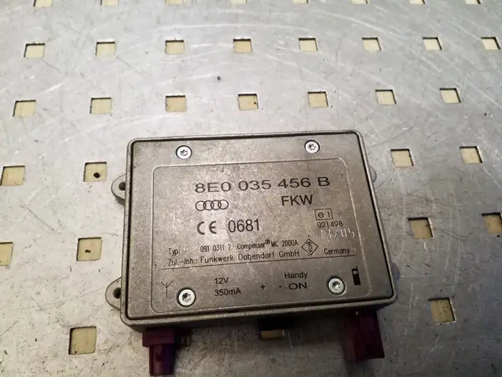 Audi A3/S3 8P (2004 - 2008) 8E0035456B Усилитель антенны — фото 2