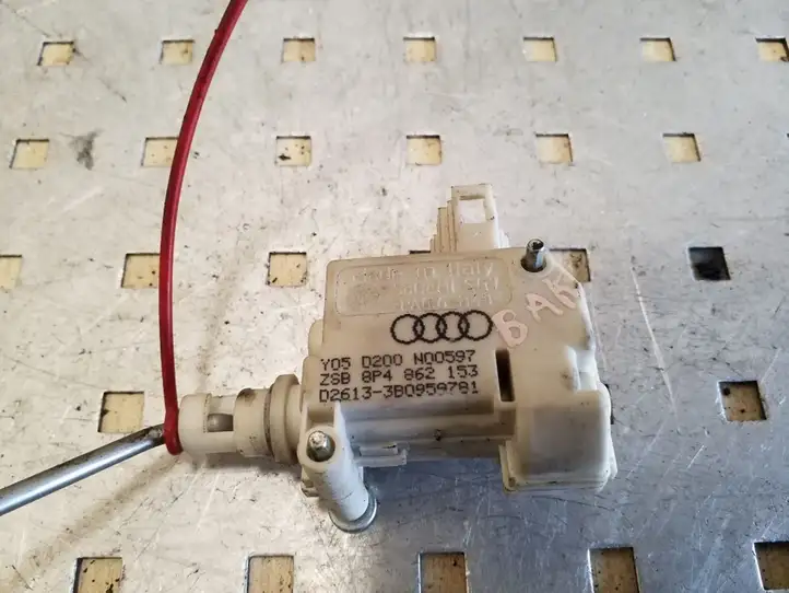 Audi A3/S3 8P (2004 - 2008) 8P4862153 Замок крышки топливного бака — фото 2