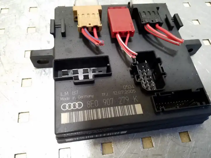 Audi A4 S4 B7 8E 8H (2004 - 2009) 8E0907279K Модуль комфорта — фото 3
