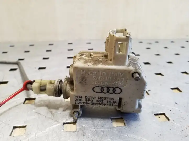 Audi A3/S3 8P (2004 - 2008) 8P0862153A Замок крышки топливного бака — фото 3