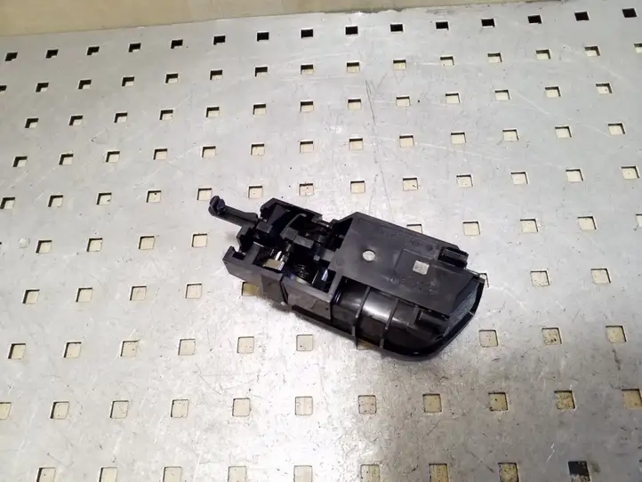 Toyota Prius (XW20) (2003 - 2009)  6927347020 Внутренняя ручка