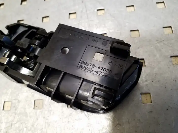 Toyota Prius (XW20) (2003 - 2009)  6927347020 Внутренняя ручка