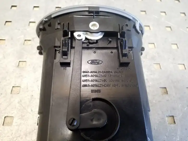 Ford Focus (2008 - 2011) 6N41A014L21 Боковой воздушный дефлектор — фото 3