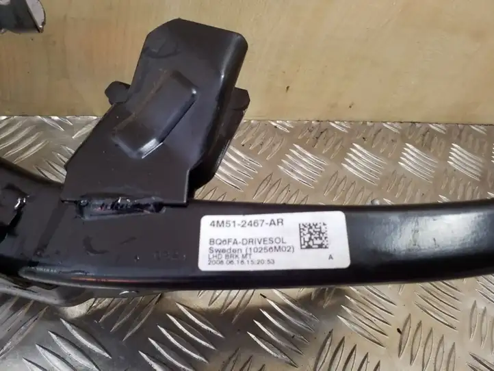 Ford Focus (2008 - 2011)  4M512467AR Тормозная педаль