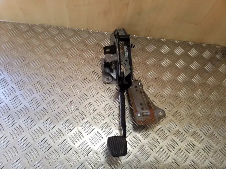 Ford Focus (2008 - 2011)  4M512467AR Тормозная педаль